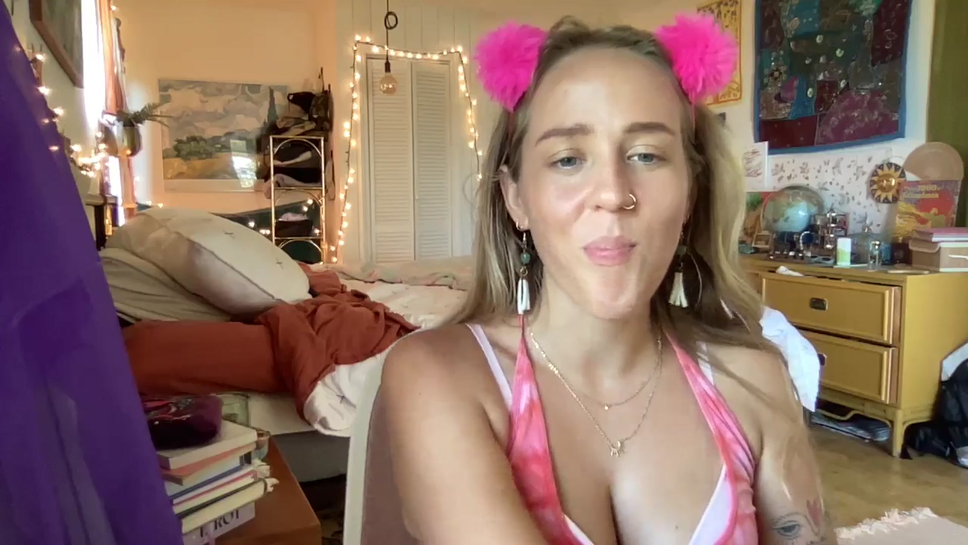 Gallery image thumbnail from PrincessElla_'s myfreecams stream on, 08/28/2024, 23:49 image 16 of 20