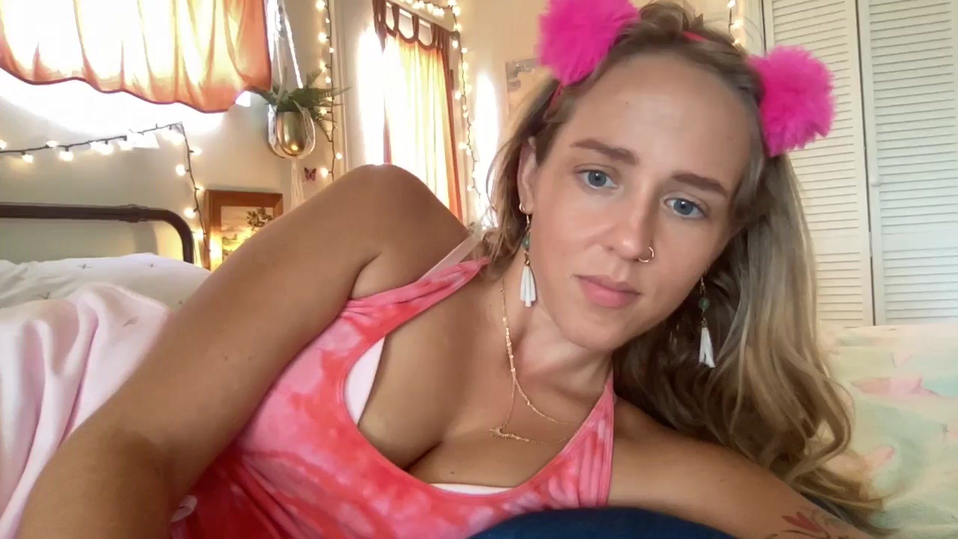 Gallery image thumbnail from PrincessElla_'s myfreecams stream on, 08/29/2024, 24:24 image 17 of 20