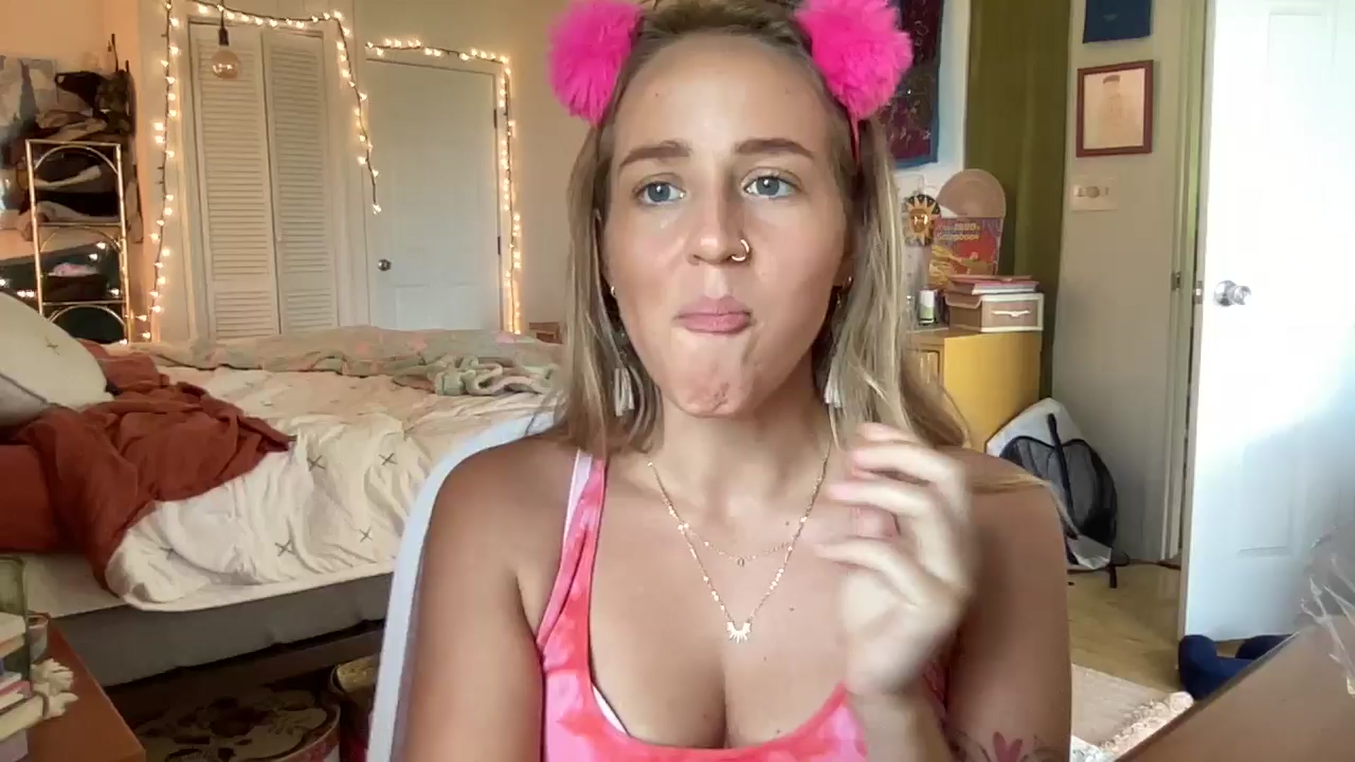 Gallery image thumbnail from PrincessElla_'s myfreecams stream on, 08/29/2024, 24:24 image 7 of 20