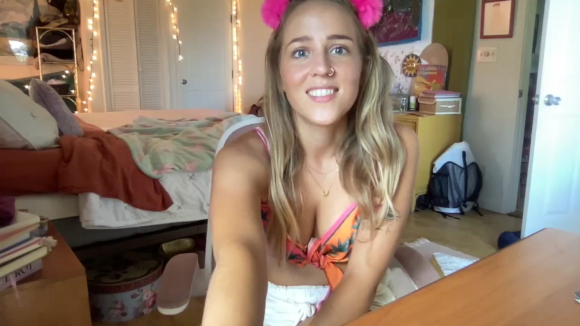 Gallery image thumbnail from PrincessElla_'s myfreecams stream on, 08/29/2024, 22:26 image 9 of 20