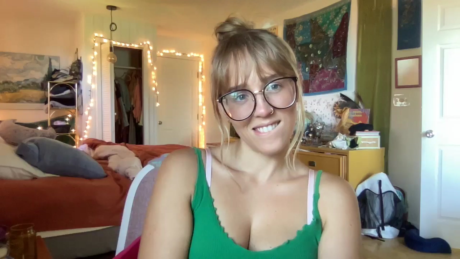 Gallery image thumbnail from PrincessElla_'s myfreecams stream on, 09/10/2024, 21:23 image 6 of 20
