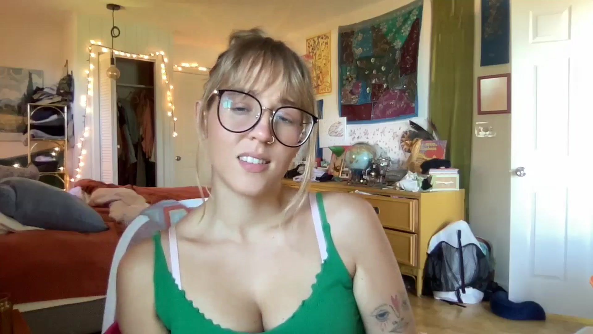 Gallery image thumbnail from PrincessElla_'s myfreecams stream on, 09/10/2024, 21:23 image 11 of 20