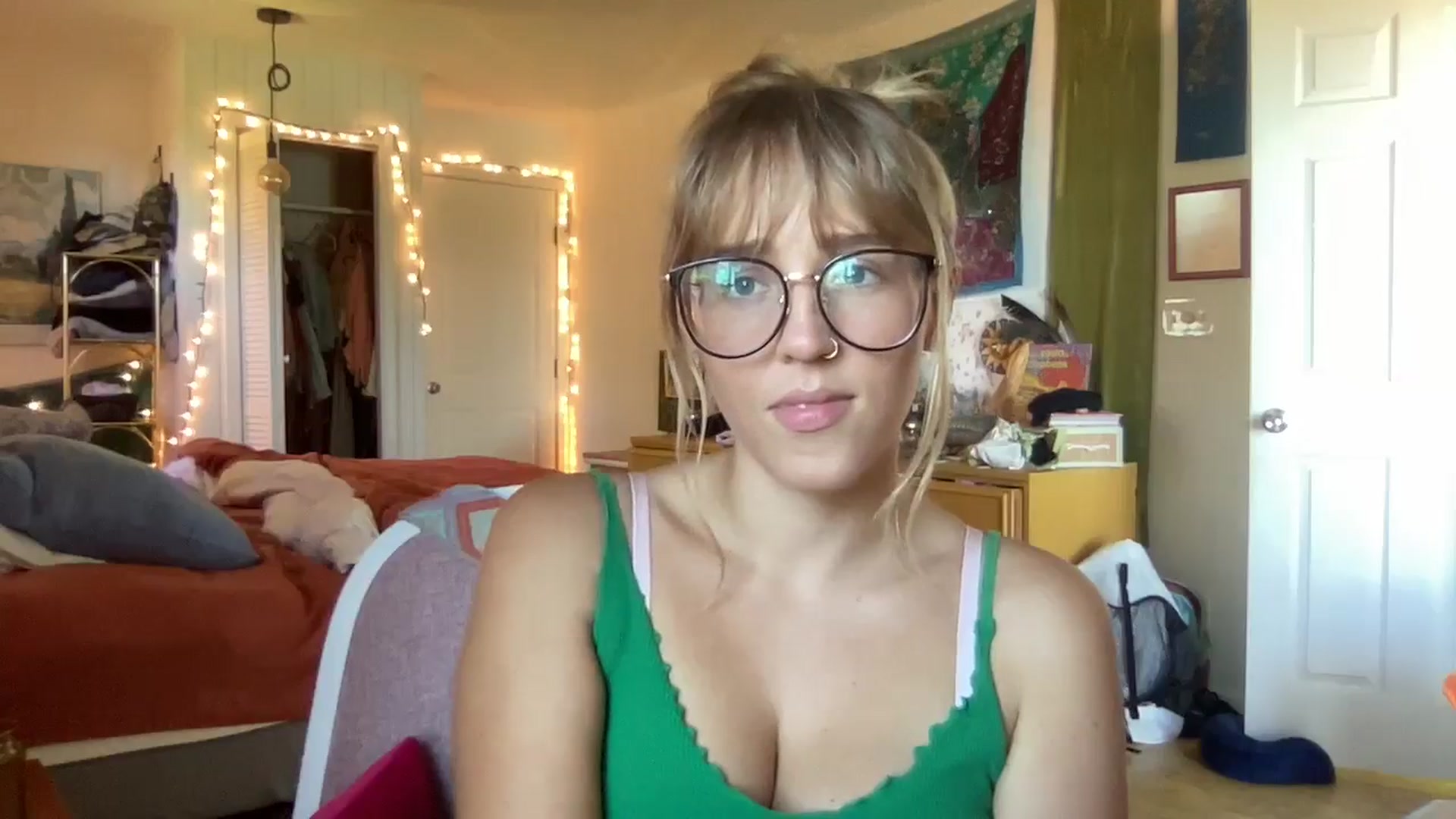 Gallery image thumbnail from PrincessElla_'s myfreecams stream on, 09/10/2024, 21:23 image 9 of 20