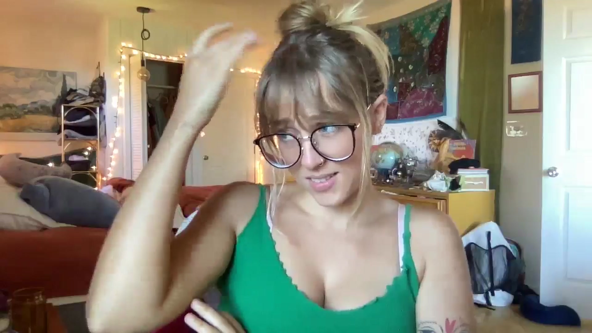 Gallery image thumbnail from PrincessElla_'s myfreecams stream on, 09/10/2024, 21:23 image 5 of 20
