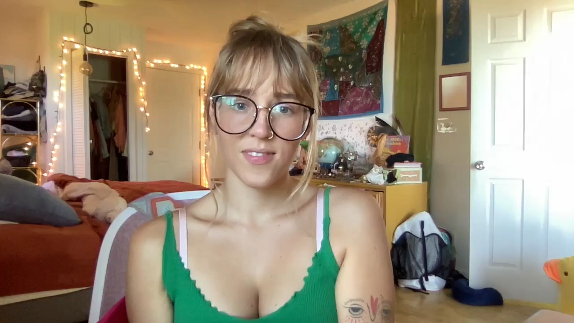 Gallery image thumbnail from PrincessElla_'s myfreecams stream on, 09/10/2024, 21:23 image 13 of 20