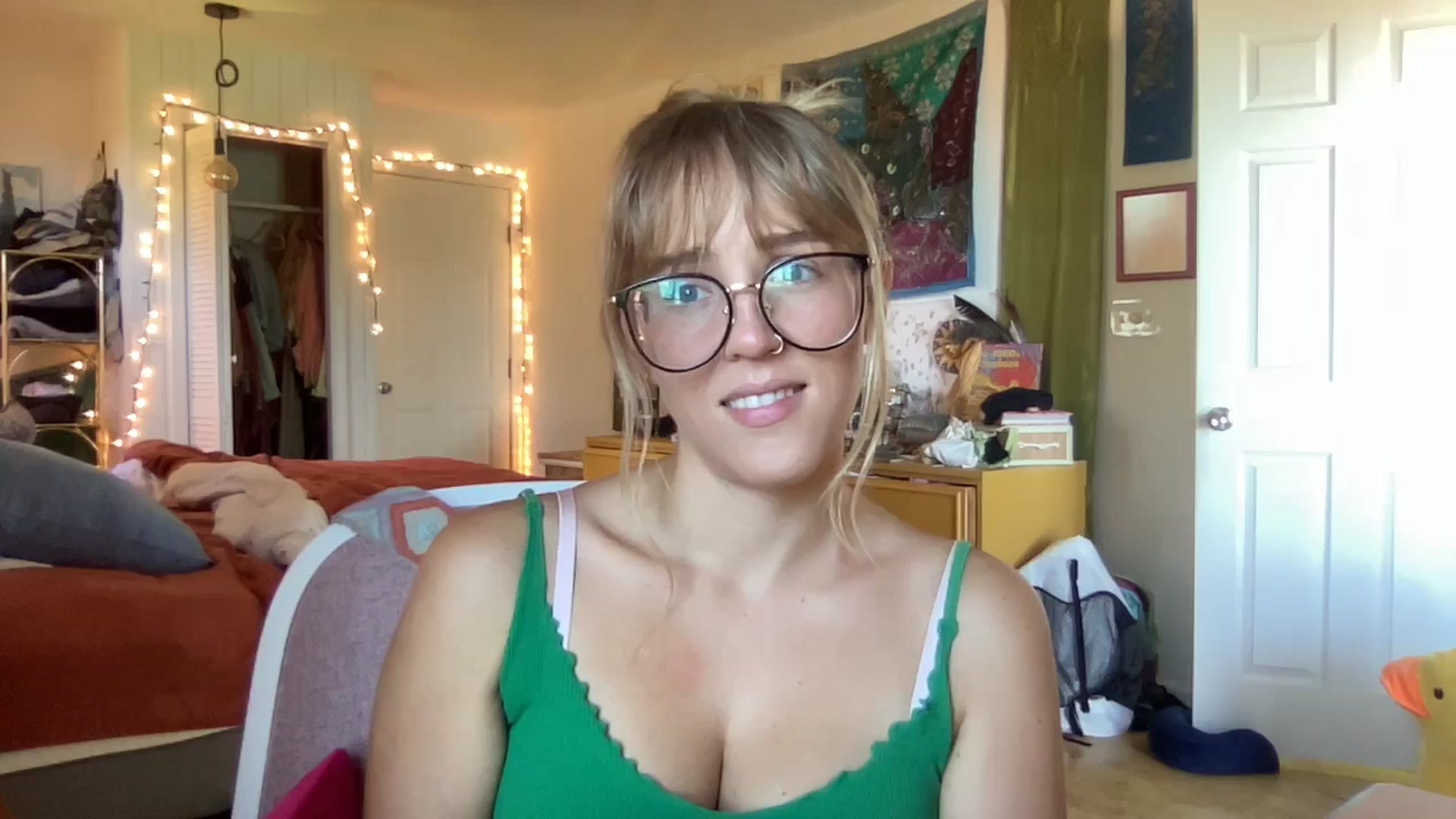 Gallery image thumbnail from PrincessElla_'s myfreecams stream on, 09/10/2024, 21:23 image 19 of 20
