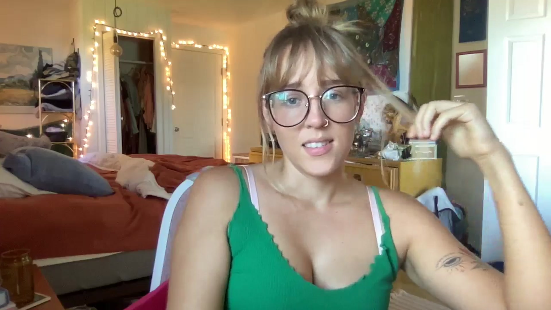 Gallery image thumbnail from PrincessElla_'s myfreecams stream on, 09/10/2024, 21:23 image 2 of 20