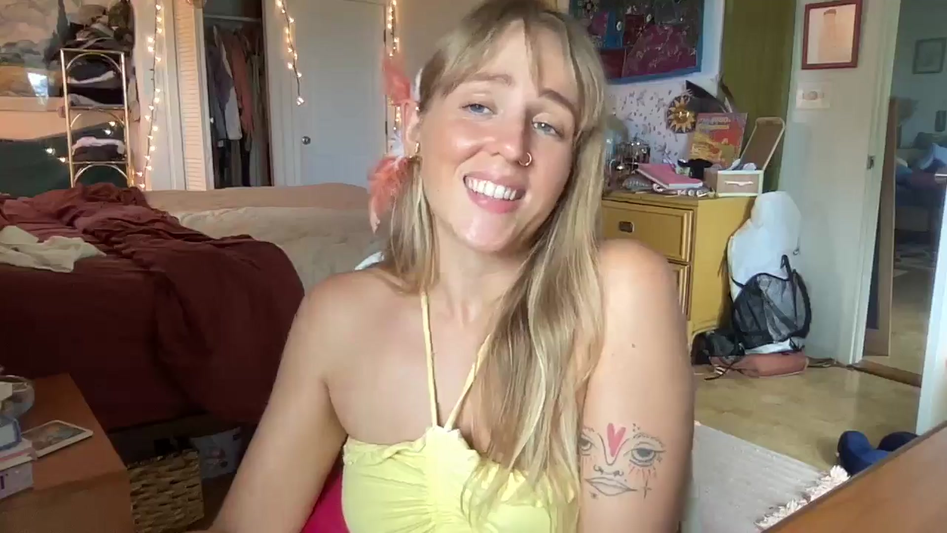Gallery image thumbnail from PrincessElla_'s myfreecams stream on, 09/14/2024, 22:59 image 17 of 20