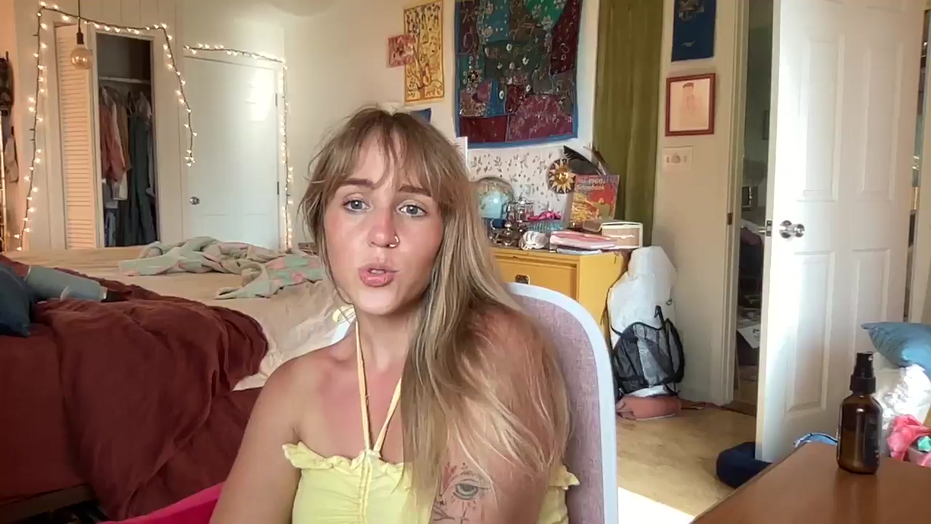 Gallery image thumbnail from PrincessElla_'s myfreecams stream on, 09/21/2024, 02:58 image 1 of 20