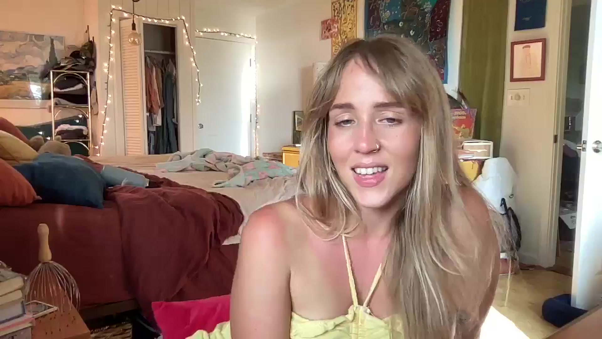 Gallery image thumbnail from PrincessElla_'s myfreecams stream on, 09/21/2024, 02:58 image 17 of 20
