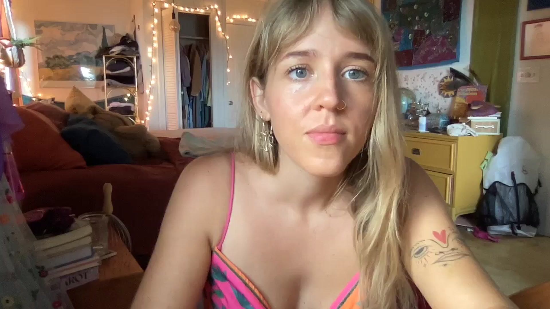 Gallery image thumbnail from PrincessElla_'s myfreecams stream on, 09/25/2024, 19:32 image 2 of 20
