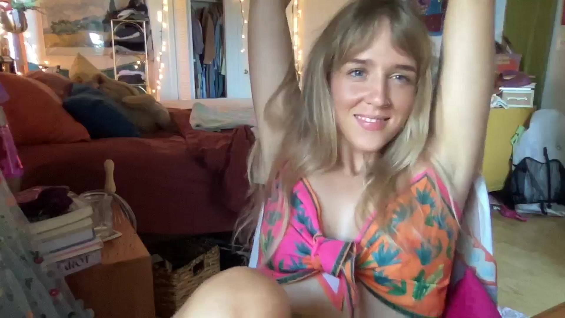 Gallery image thumbnail from PrincessElla_'s myfreecams stream on, 09/25/2024, 19:32 image 8 of 20