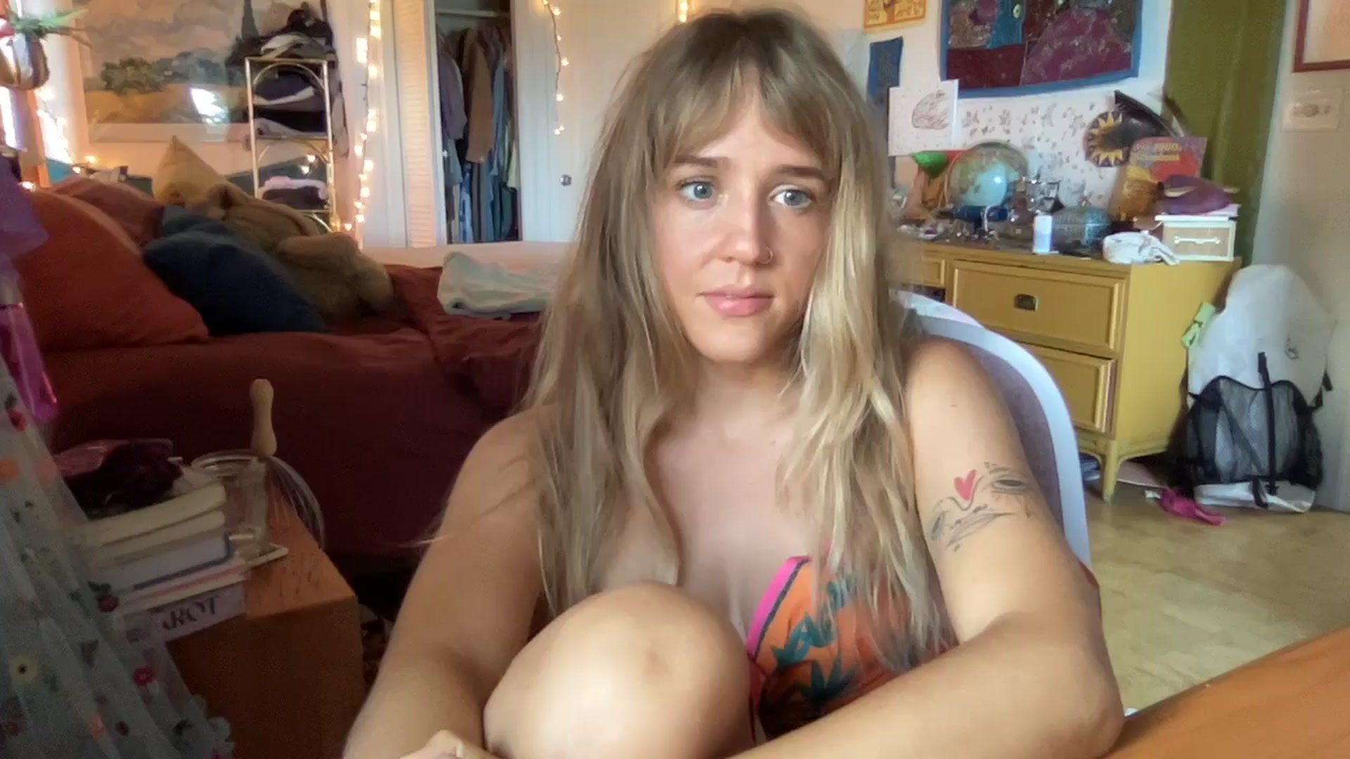 Gallery image thumbnail from PrincessElla_'s myfreecams stream on, 09/25/2024, 19:32 image 4 of 20