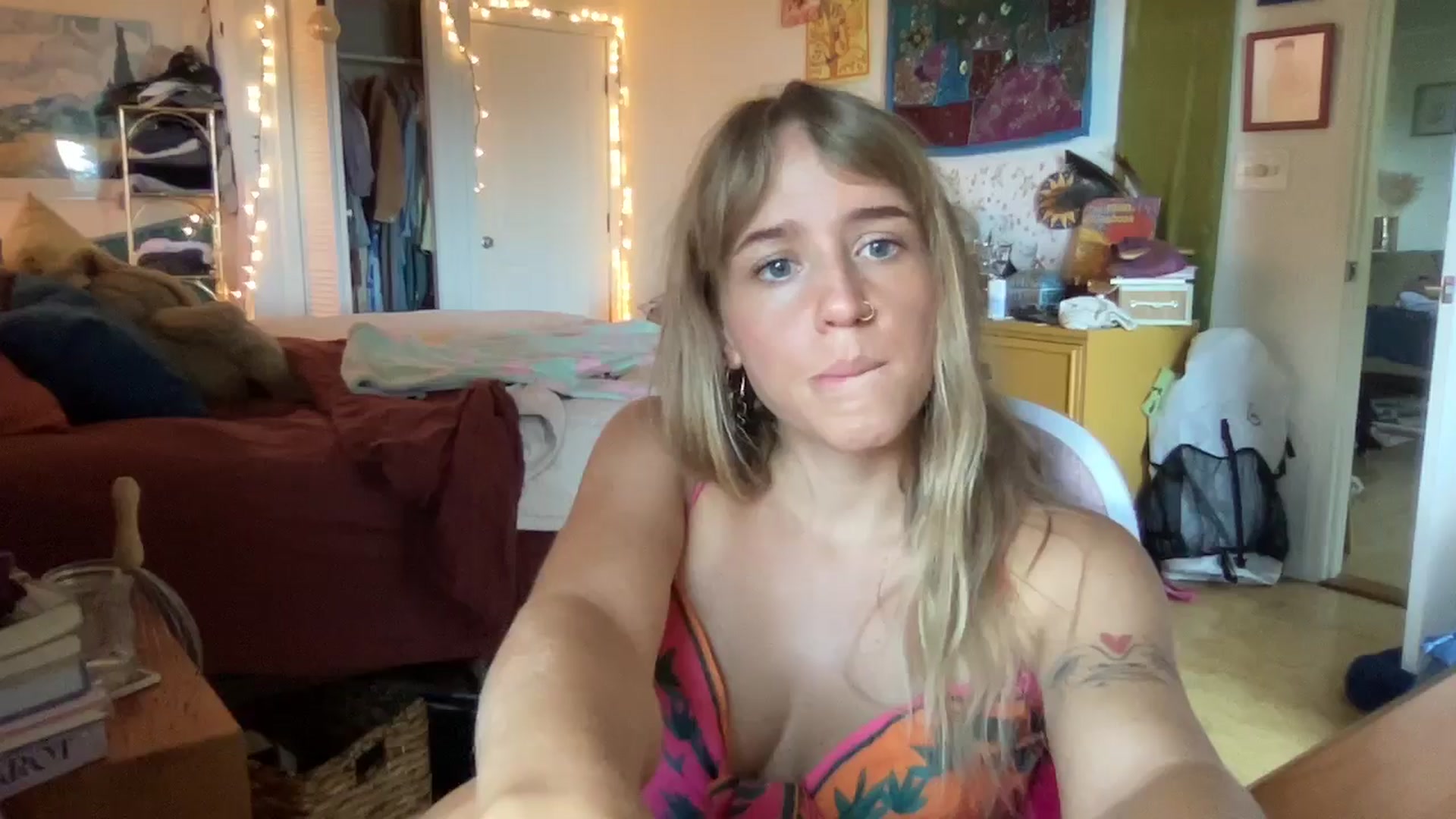 Gallery image thumbnail from PrincessElla_'s myfreecams stream on, 09/25/2024, 19:32 image 10 of 20