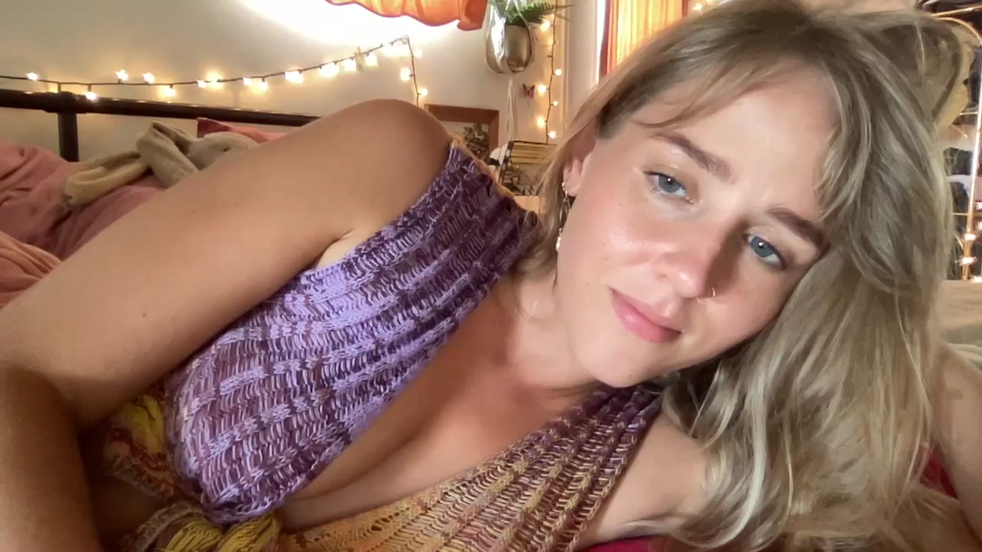 Gallery image thumbnail from PrincessElla_'s myfreecams stream on, 10/05/2024, 02:01 image 16 of 20