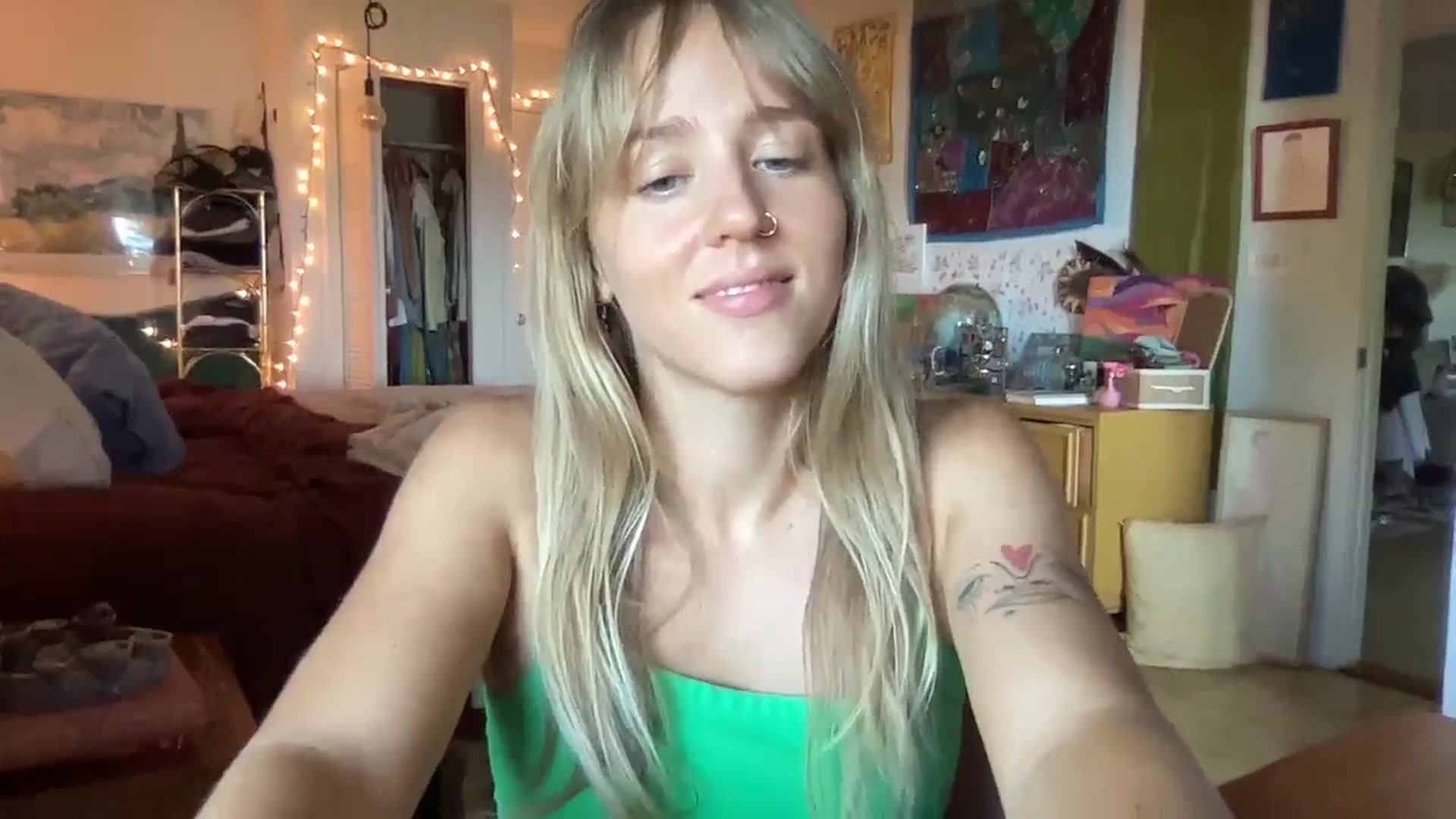 Gallery image thumbnail from PrincessElla_'s myfreecams stream on, 10/13/2024, 18:49 image 8 of 20