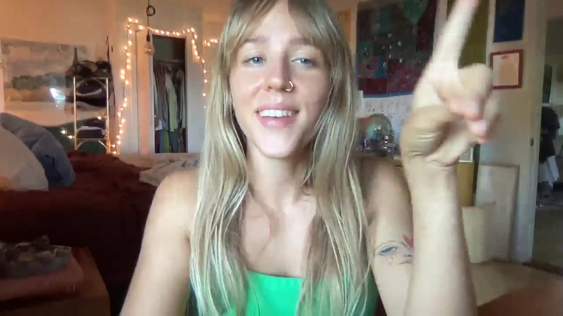 Gallery image thumbnail from PrincessElla_'s myfreecams stream on, 10/13/2024, 18:49 image 13 of 20