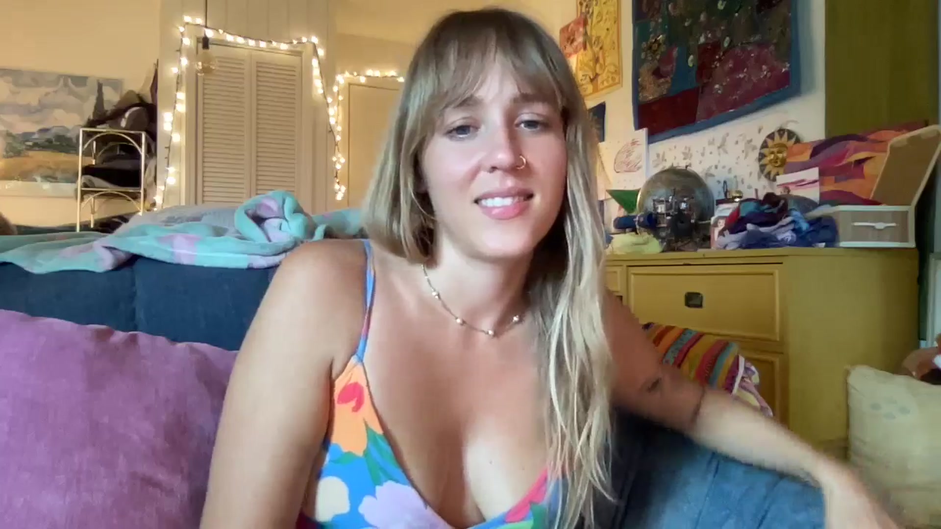 Gallery image thumbnail from PrincessElla_'s myfreecams stream on, 11/13/2024, 23:01 image 10 of 20