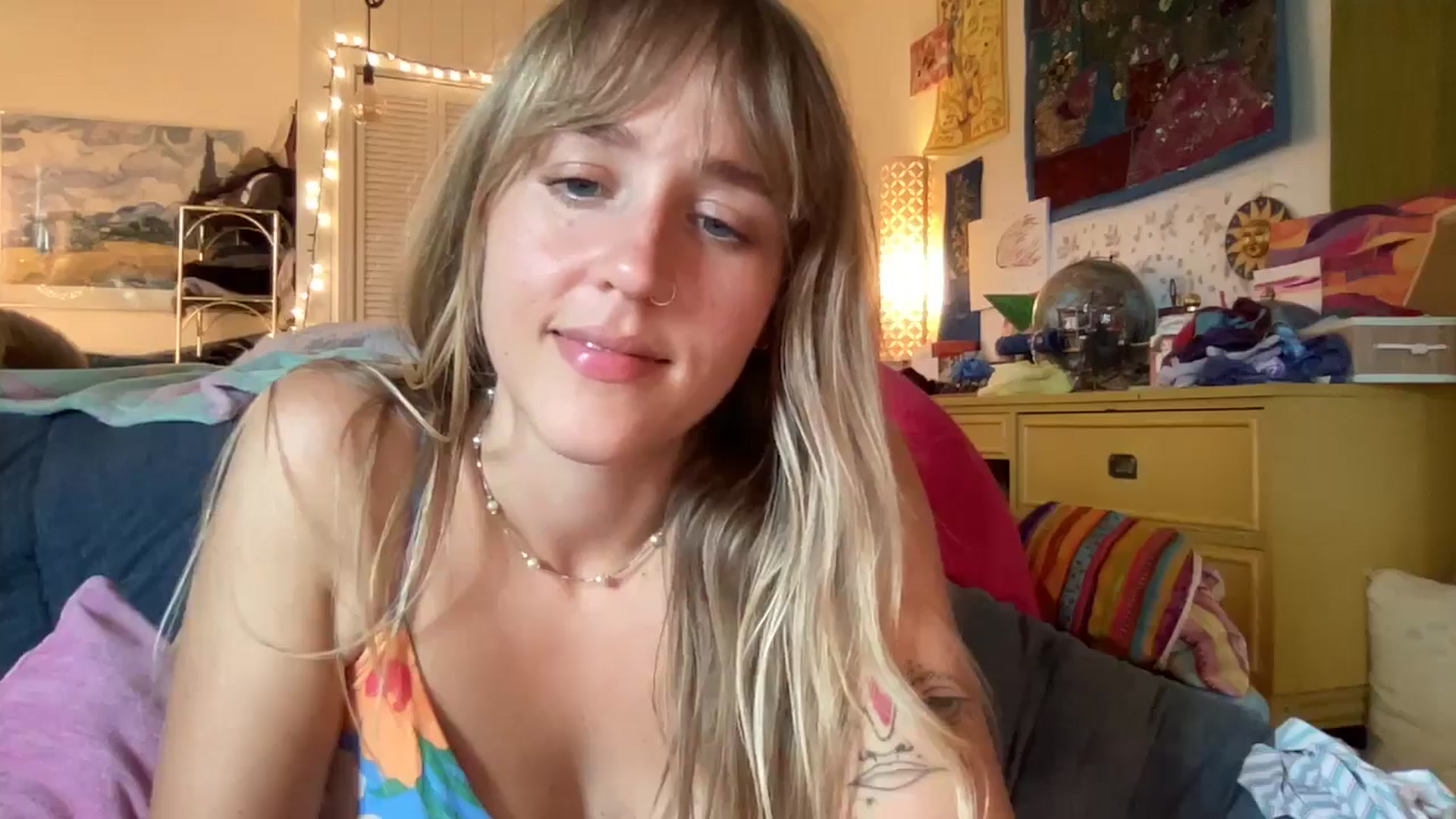 Gallery image thumbnail from PrincessElla_'s myfreecams stream on, 11/13/2024, 23:01 image 11 of 20