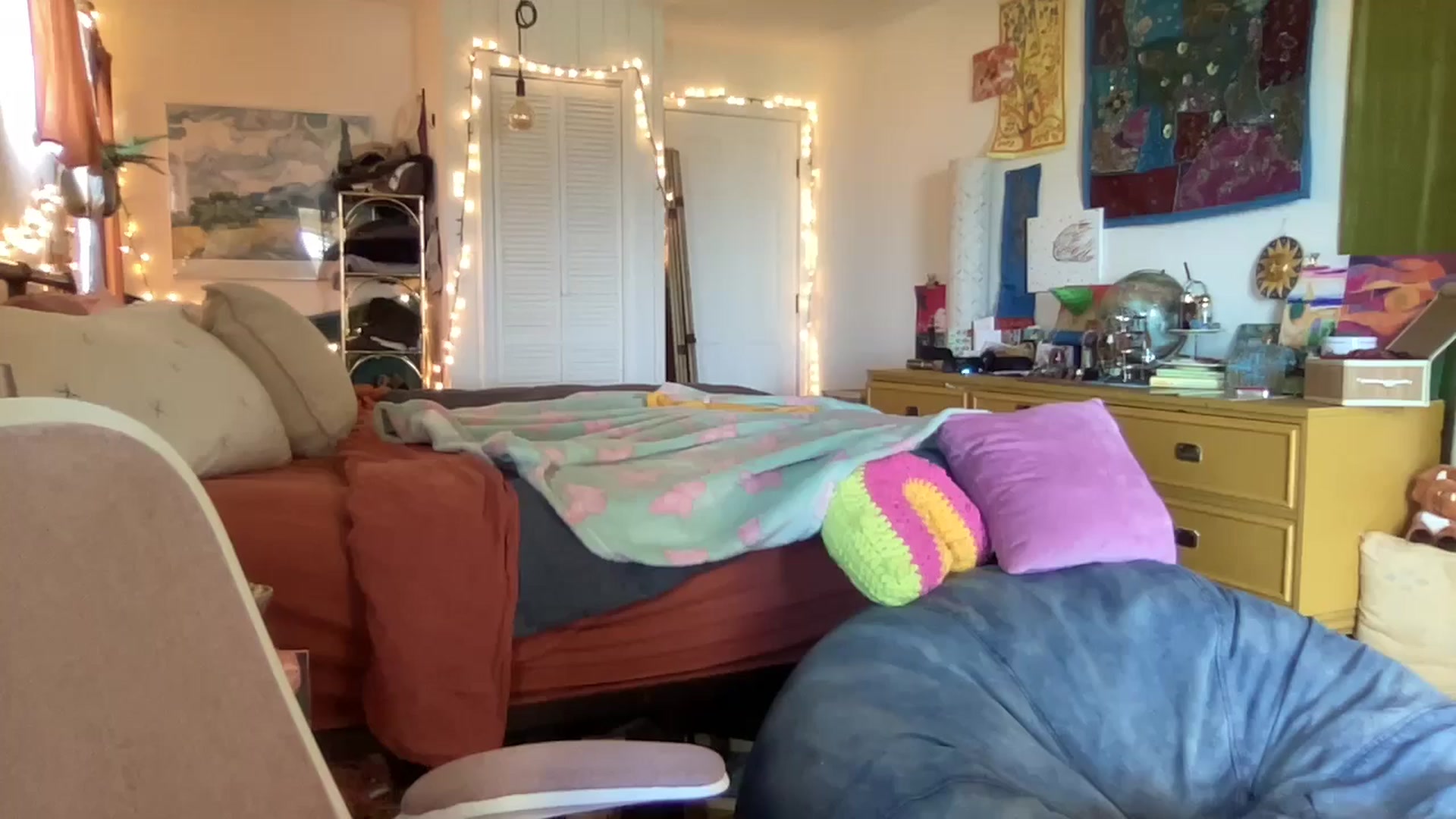 Gallery image thumbnail from PrincessElla_'s myfreecams stream on, 11/19/2024, 22:01 image 3 of 20