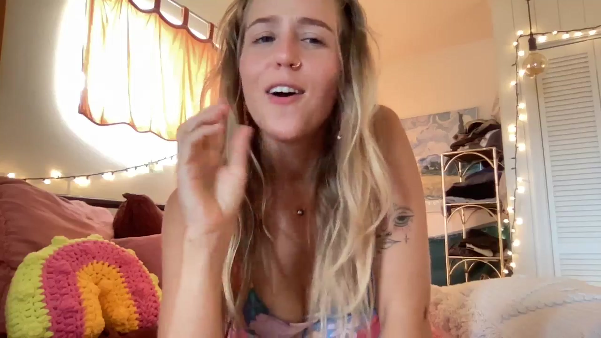 Gallery image thumbnail from PrincessElla_'s myfreecams stream on, 11/28/2024, 24:09 image 19 of 20