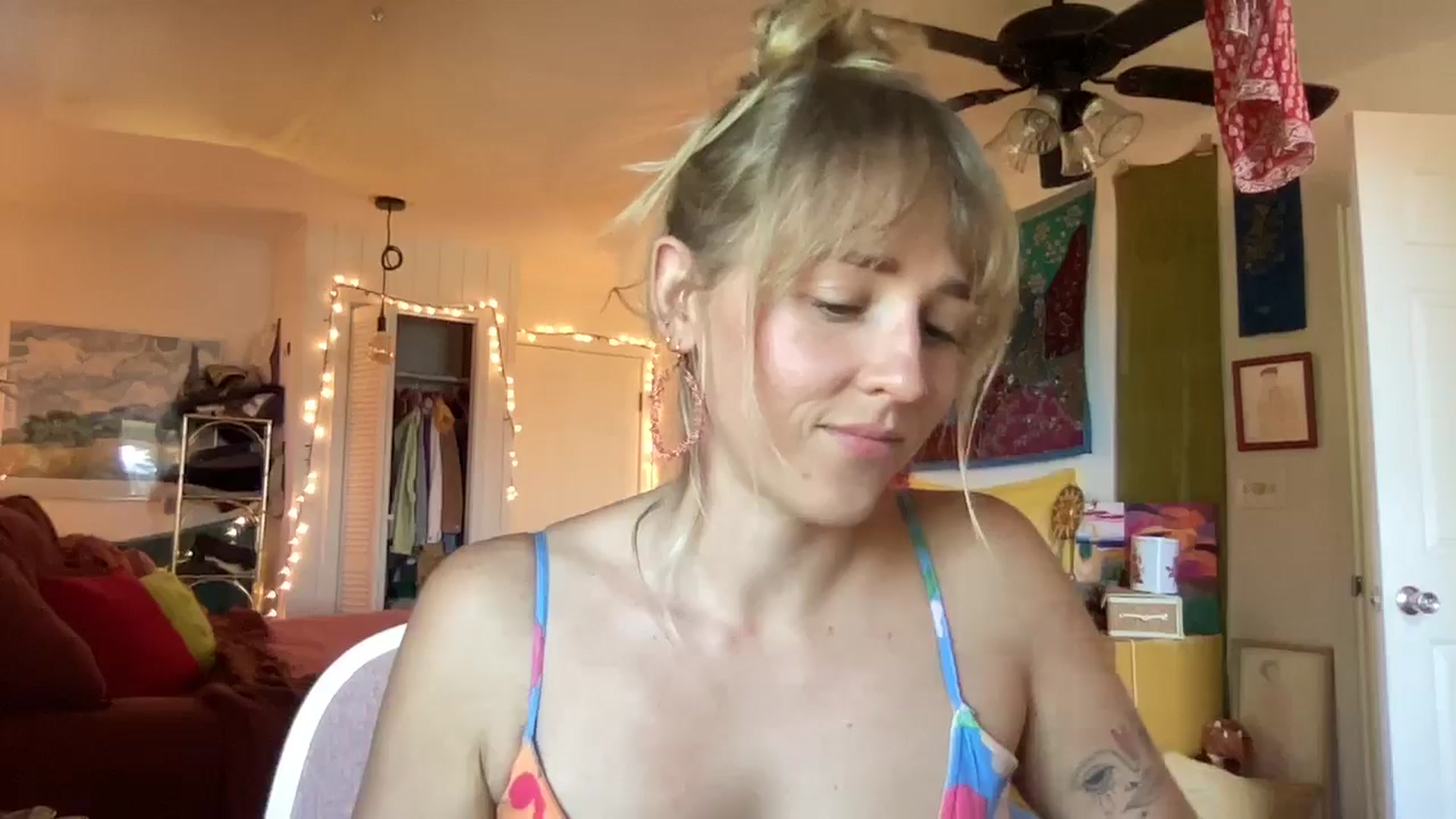 Gallery image thumbnail from PrincessElla_'s myfreecams stream on, 12/03/2024, 21:20 image 19 of 20