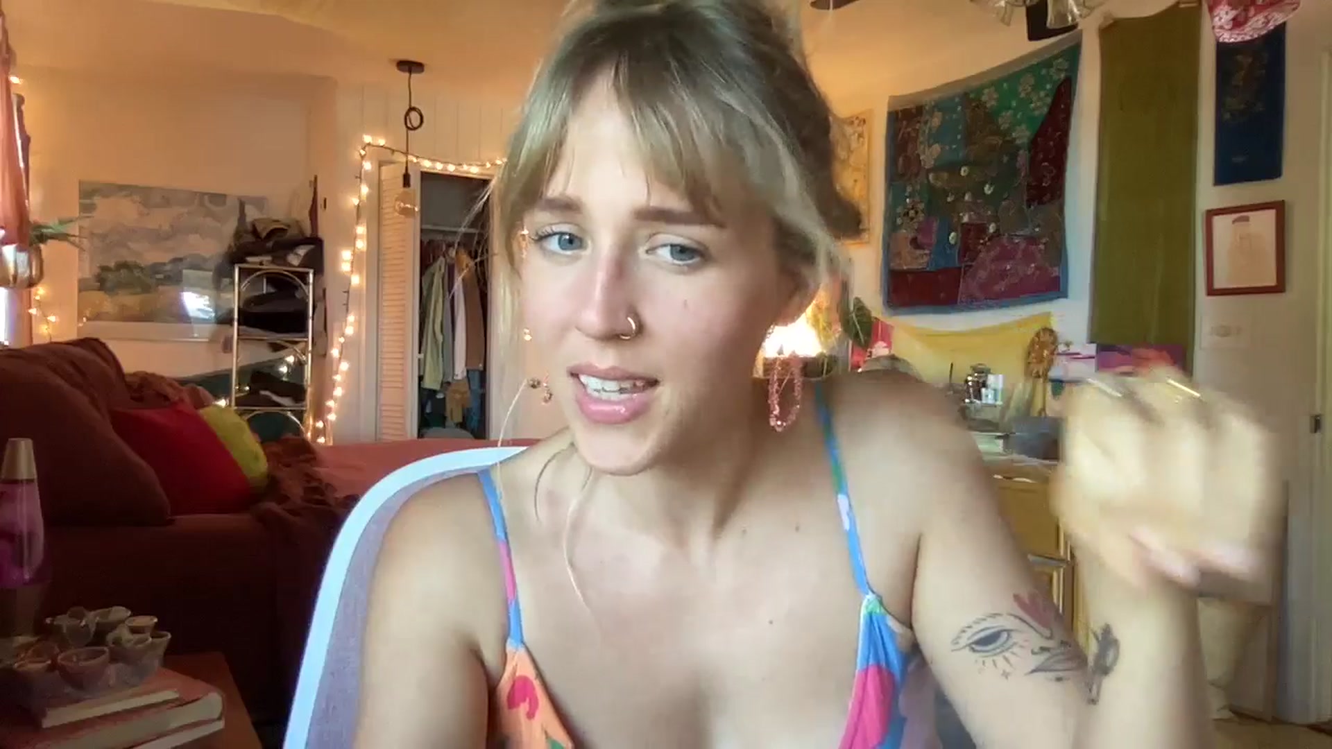 Gallery image thumbnail from PrincessElla_'s myfreecams stream on, 12/03/2024, 21:20 image 8 of 20