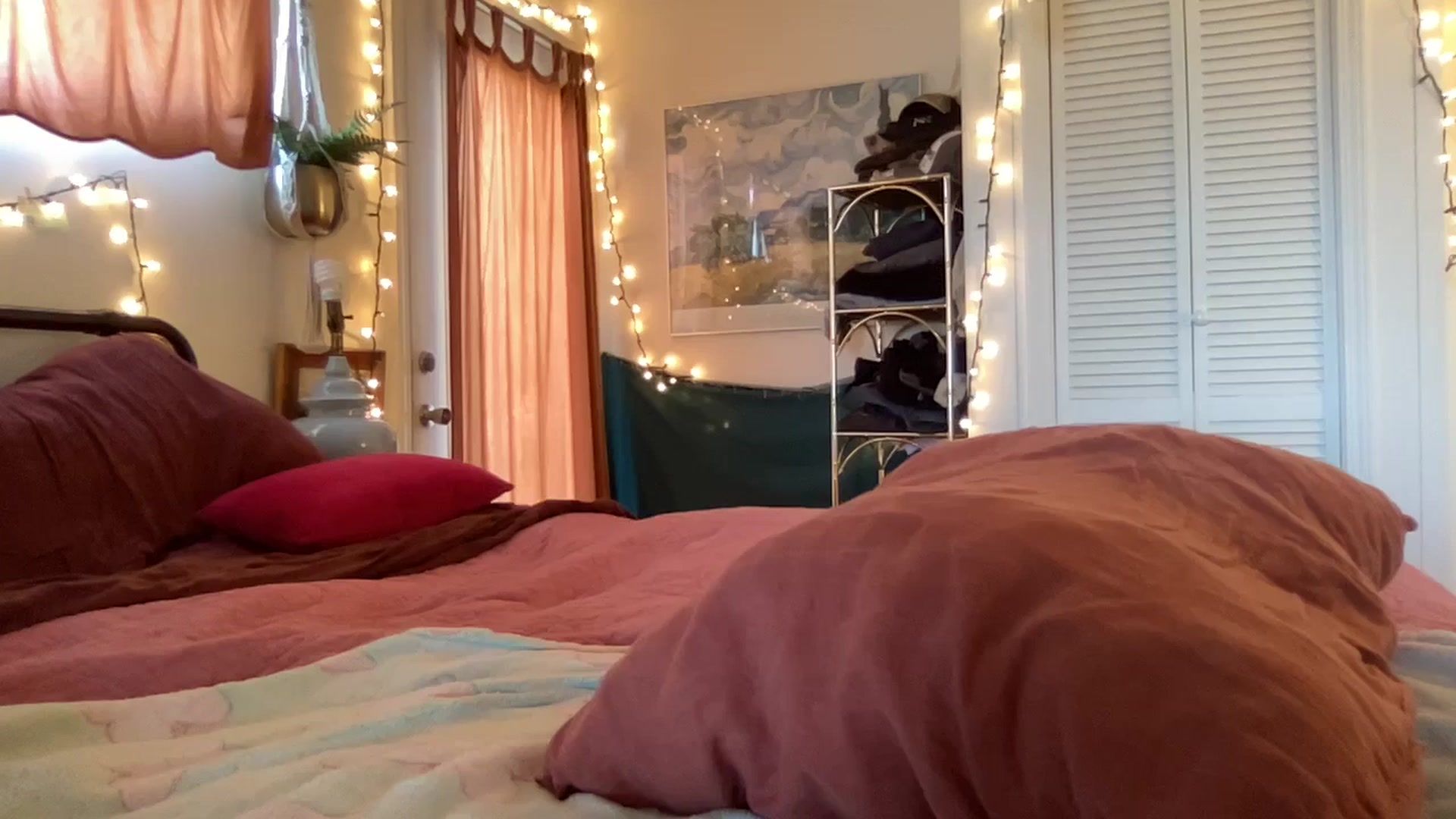 Gallery image thumbnail from PrincessElla_'s myfreecams stream on, 12/13/2024, 21:00 image 18 of 20