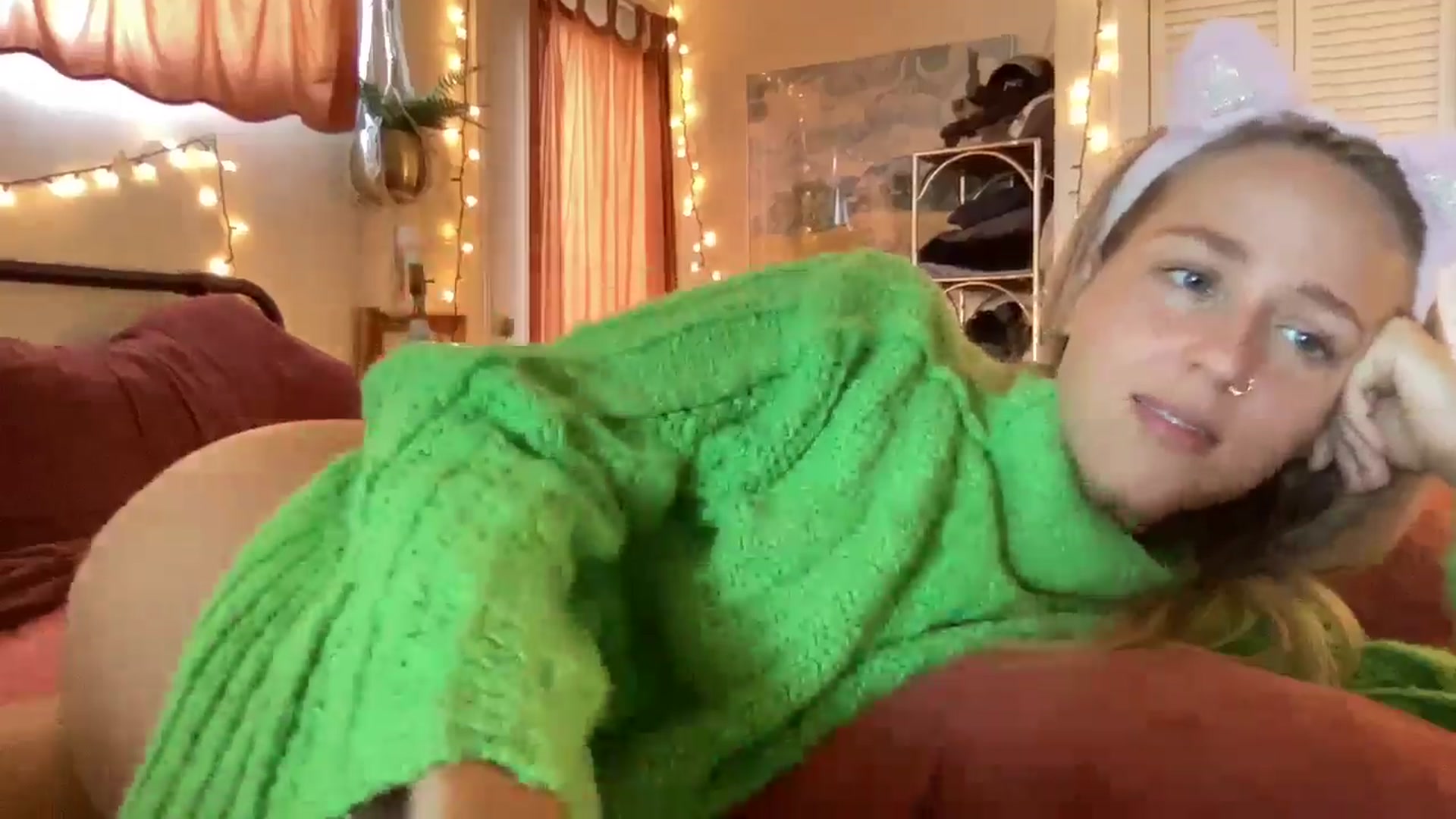 Gallery image thumbnail from PrincessElla_'s myfreecams stream on, 12/13/2024, 21:00 image 12 of 20