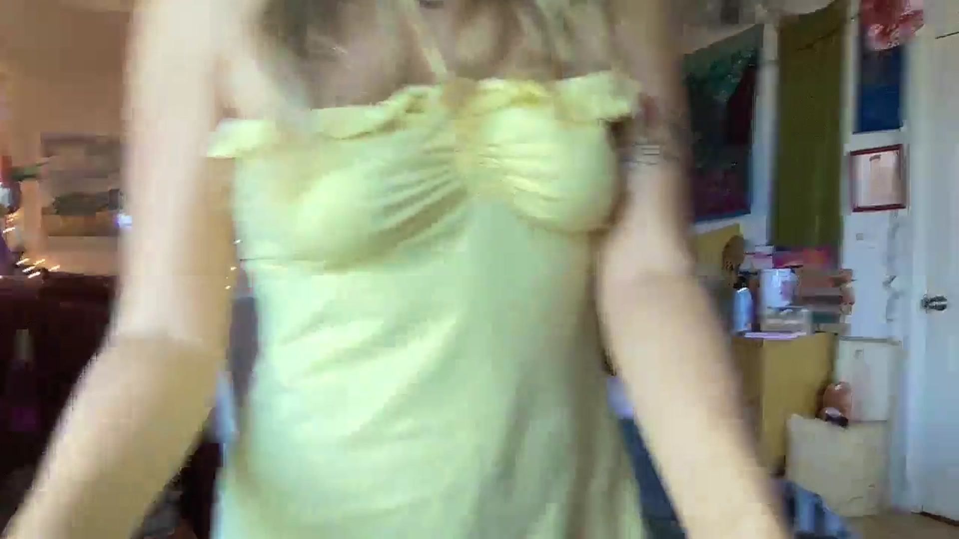 Gallery image thumbnail from PrincessElla_'s myfreecams stream on, 12/15/2024, 22:29 image 8 of 20