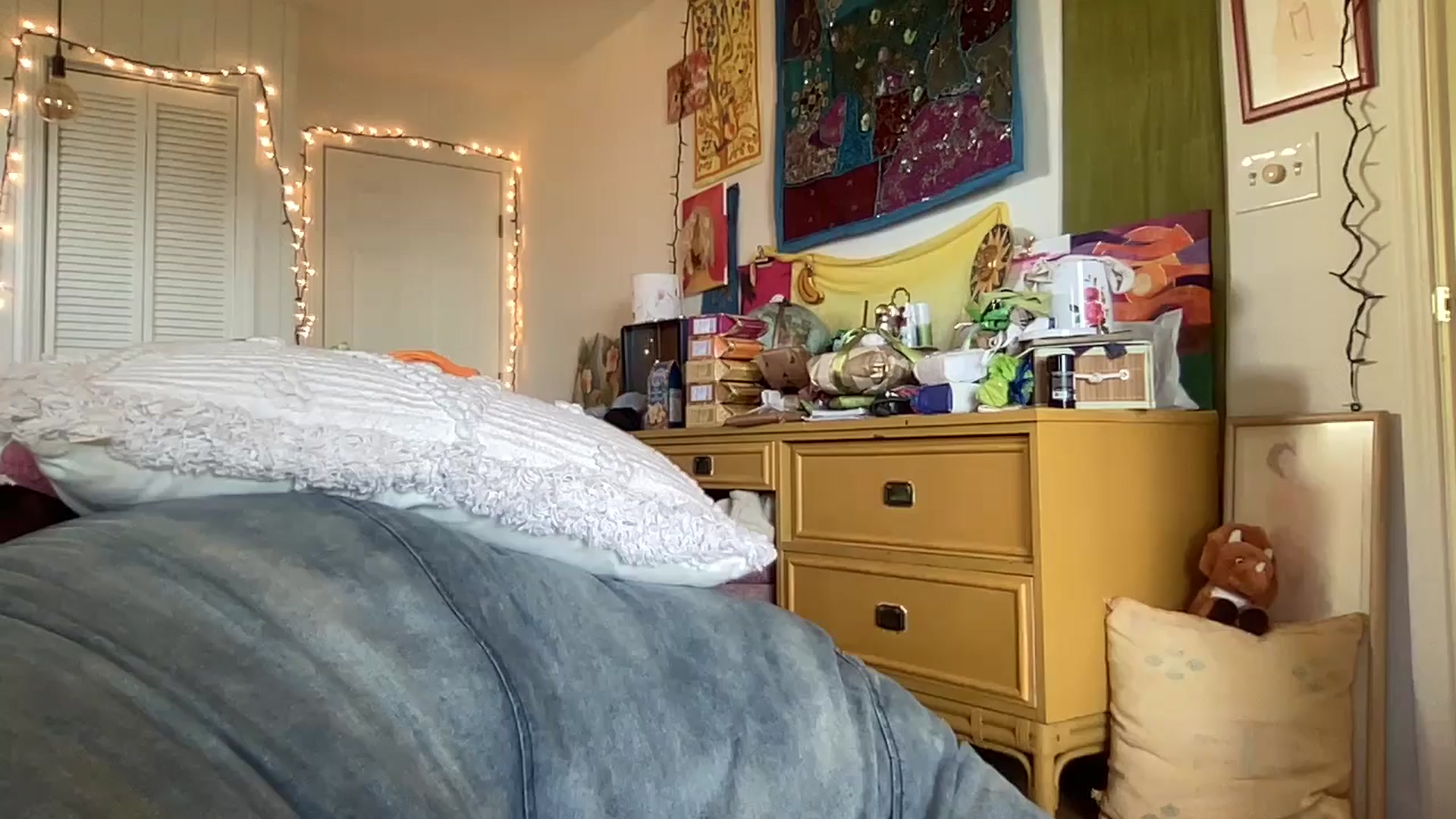 Gallery image thumbnail from PrincessElla_'s myfreecams stream on, 12/23/2024, 01:54 image 16 of 20