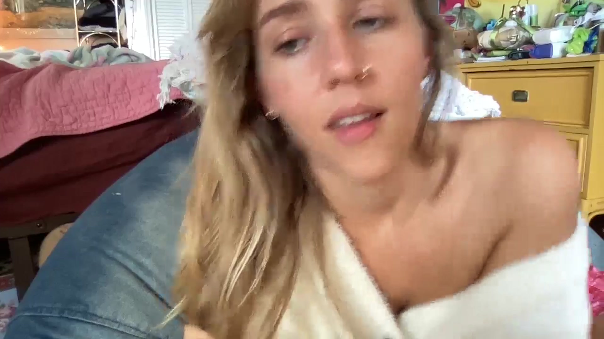 Gallery image thumbnail from PrincessElla_'s myfreecams stream on, 12/23/2024, 01:54 image 10 of 20