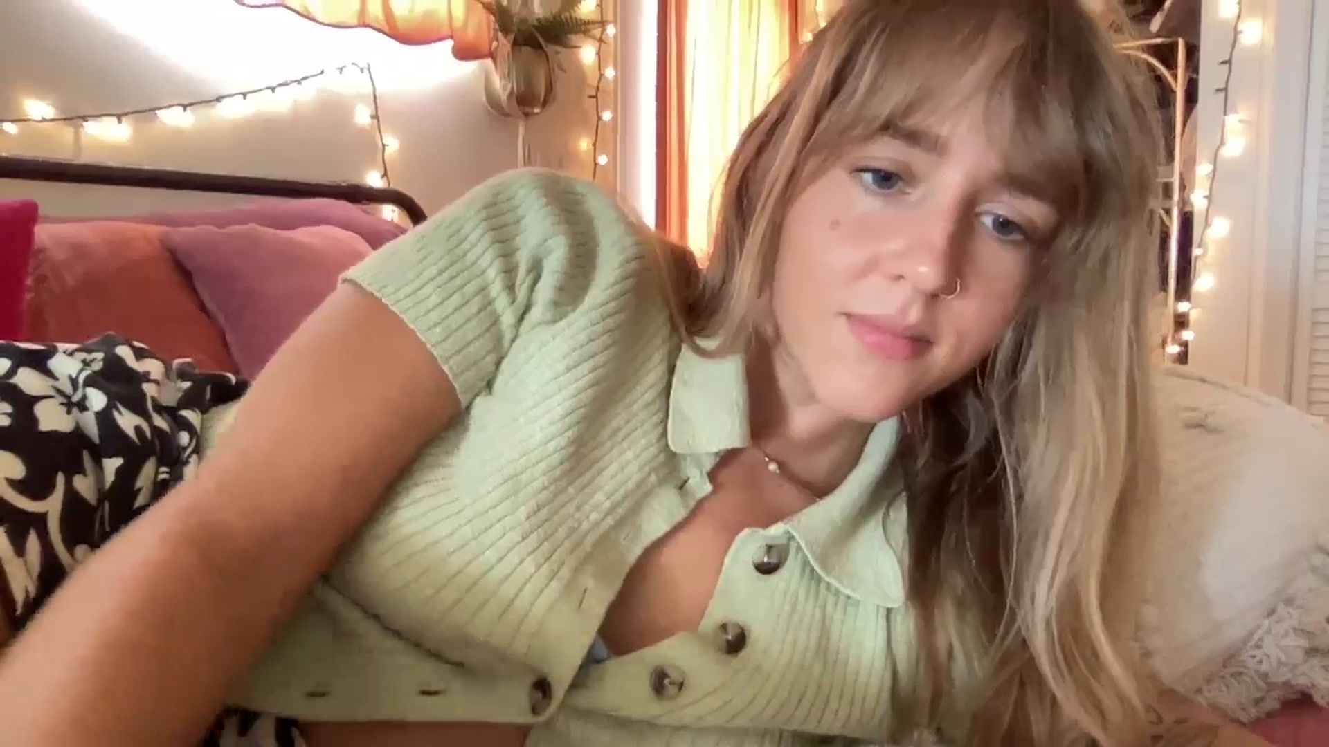 Gallery image thumbnail from PrincessElla_'s myfreecams stream on, 01/03/2025, 22:55 image 15 of 20