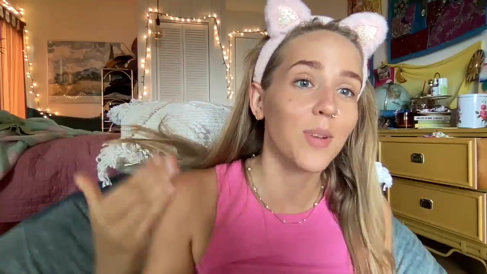 Gallery image thumbnail from PrincessElla_'s myfreecams stream on, 01/04/2025, 24:45 image 5 of 20