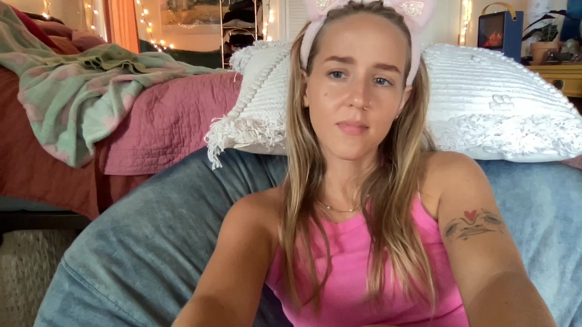 Gallery image thumbnail from PrincessElla_'s myfreecams stream on, 01/04/2025, 24:45 image 12 of 20