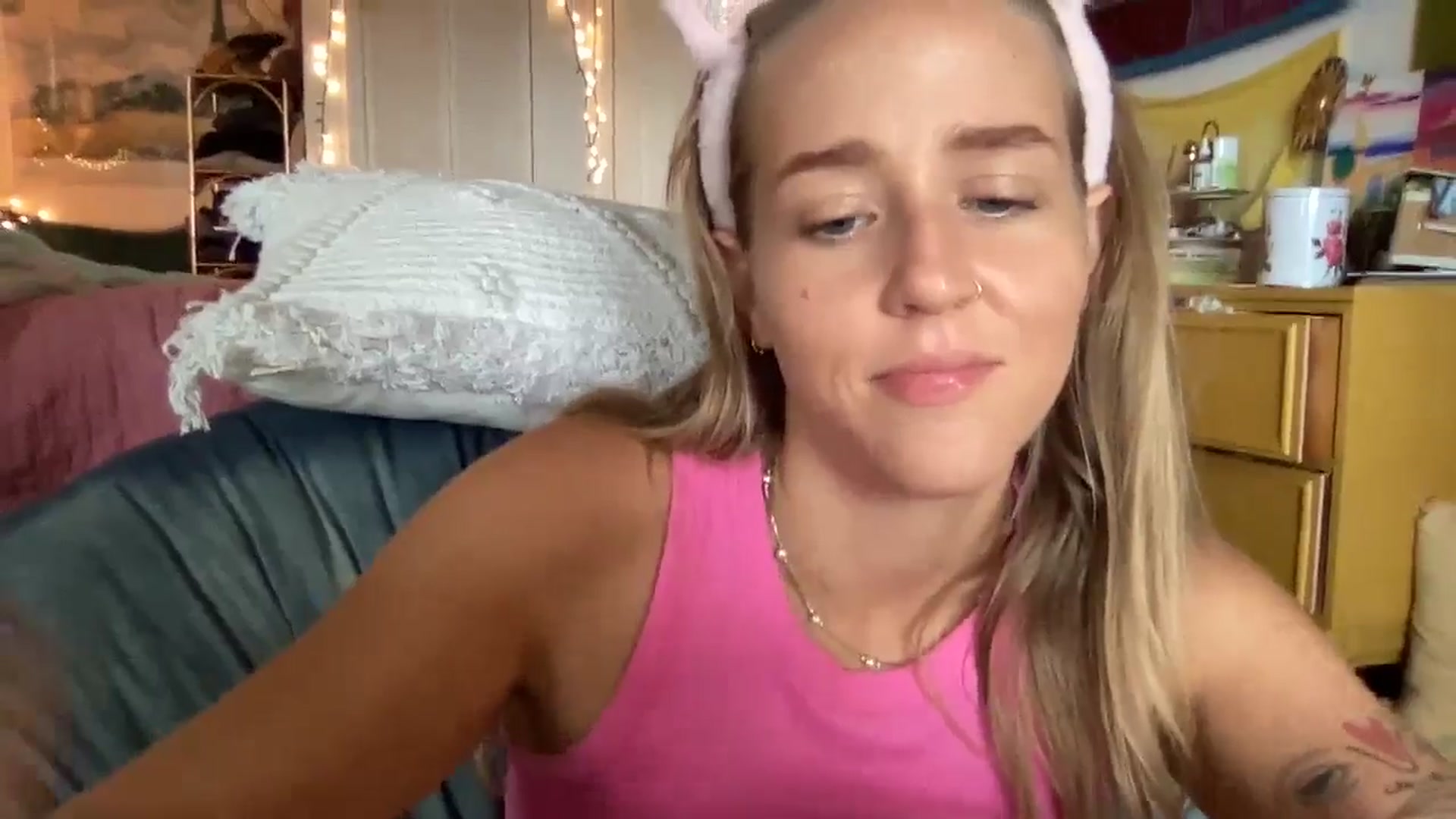 Gallery image thumbnail from PrincessElla_'s myfreecams stream on, 01/04/2025, 24:45 image 14 of 20