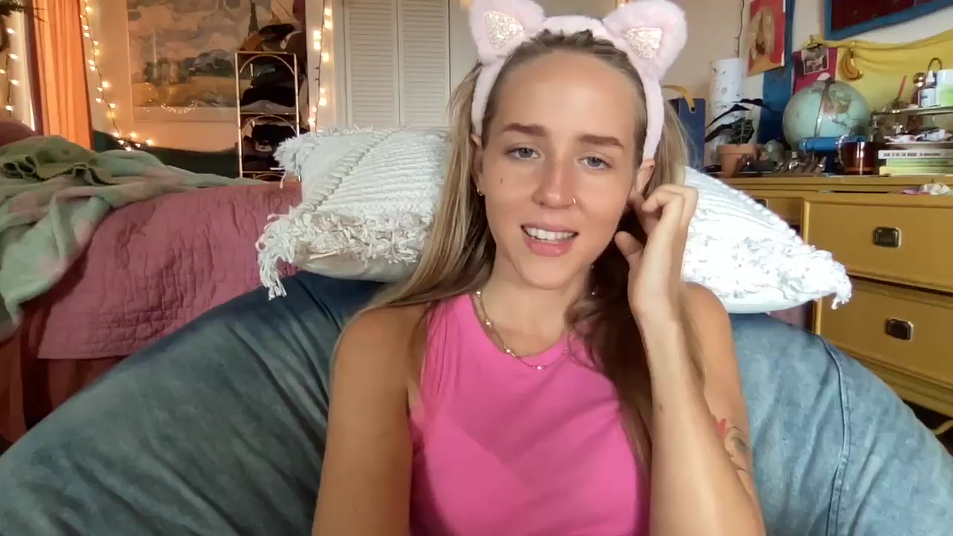 Gallery image thumbnail from PrincessElla_'s myfreecams stream on, 01/04/2025, 24:45 image 6 of 20