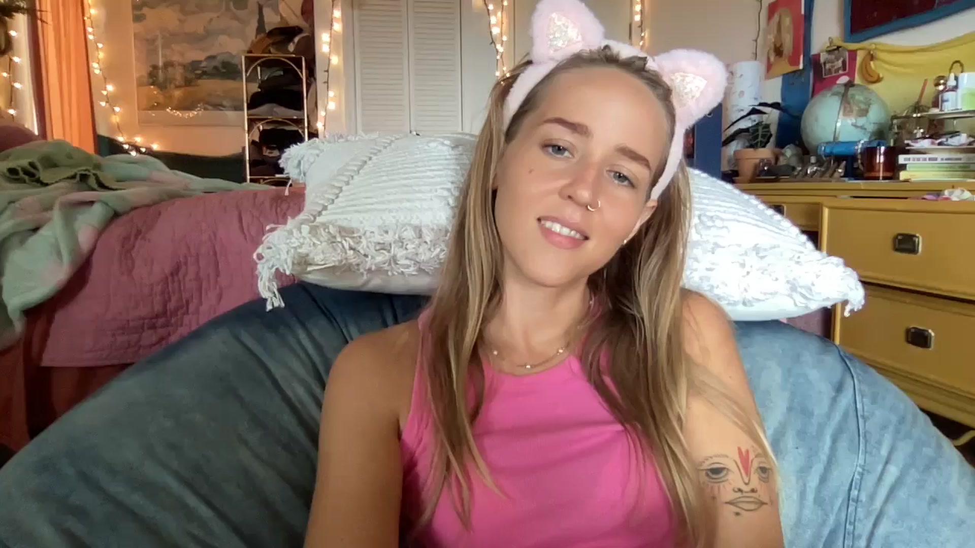 Gallery image thumbnail from PrincessElla_'s myfreecams stream on, 01/04/2025, 24:45 image 7 of 20