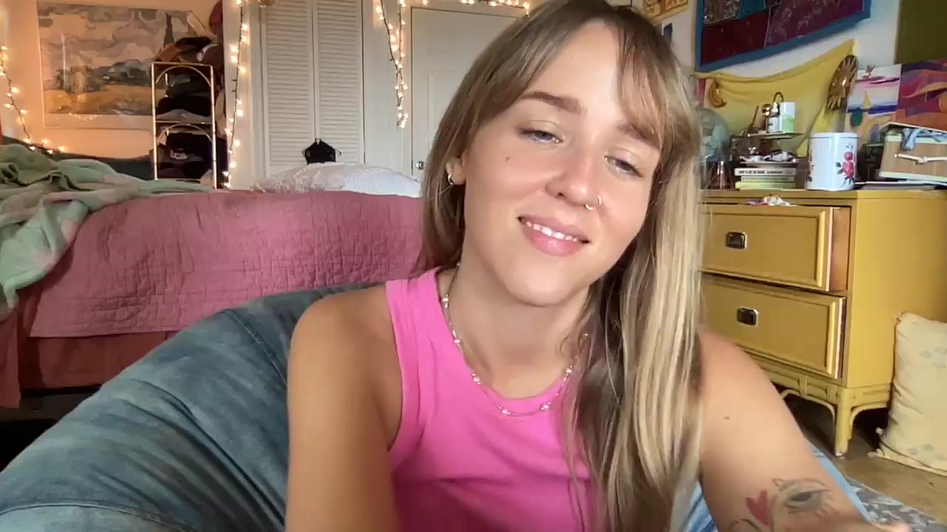 Gallery image thumbnail from PrincessElla_'s myfreecams stream on, 01/04/2025, 24:45 image 1 of 20