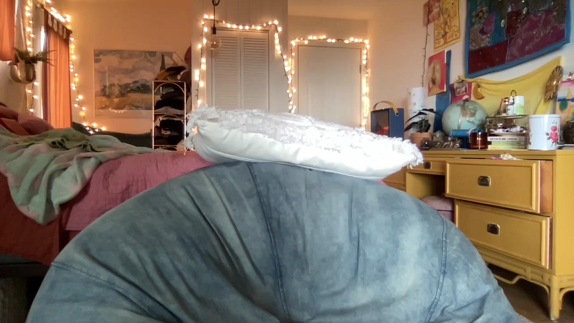Gallery image thumbnail from PrincessElla_'s myfreecams stream on, 01/04/2025, 24:45 image 16 of 20