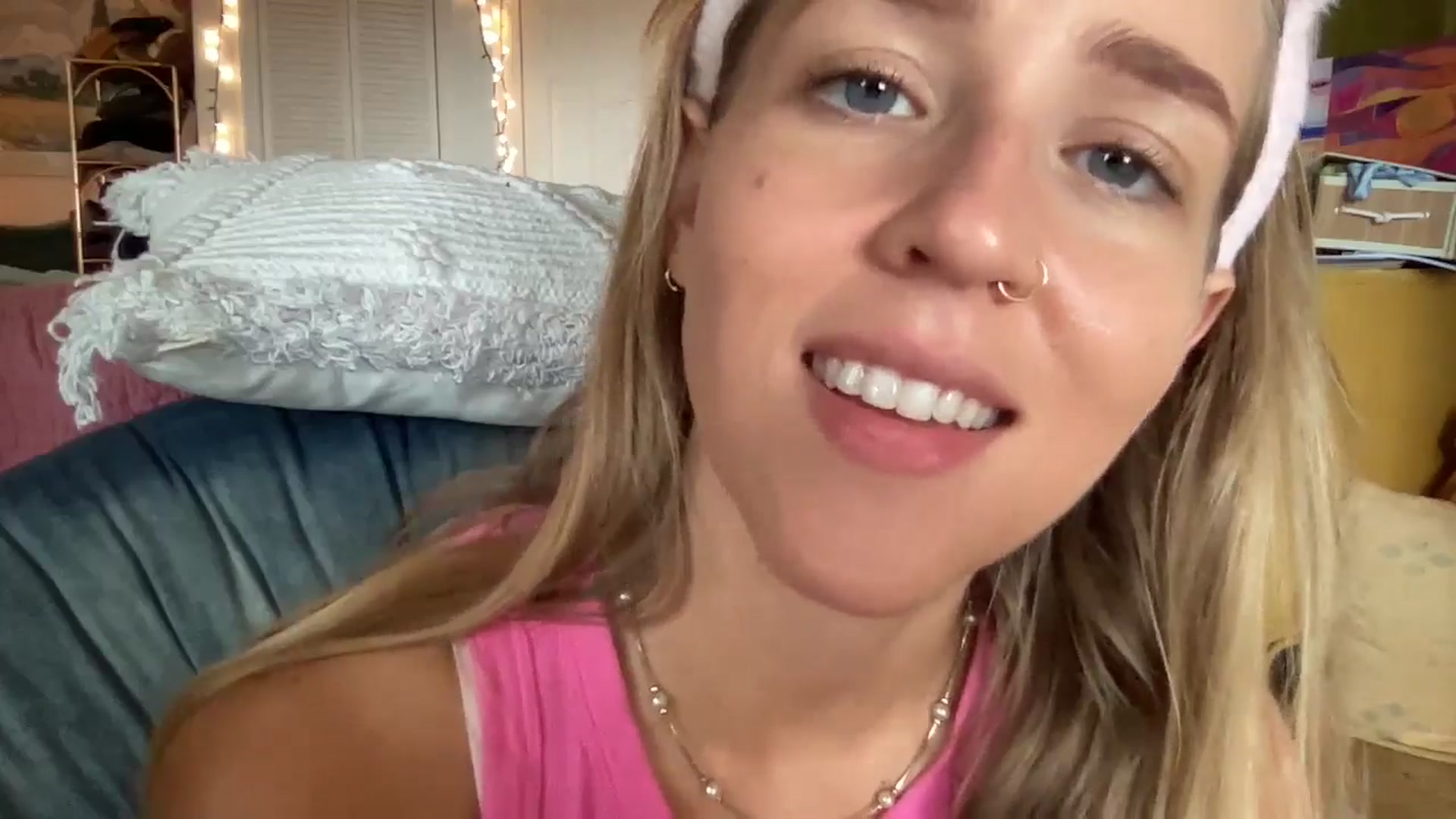 Gallery image thumbnail from PrincessElla_'s myfreecams stream on, 01/04/2025, 24:45 image 15 of 20
