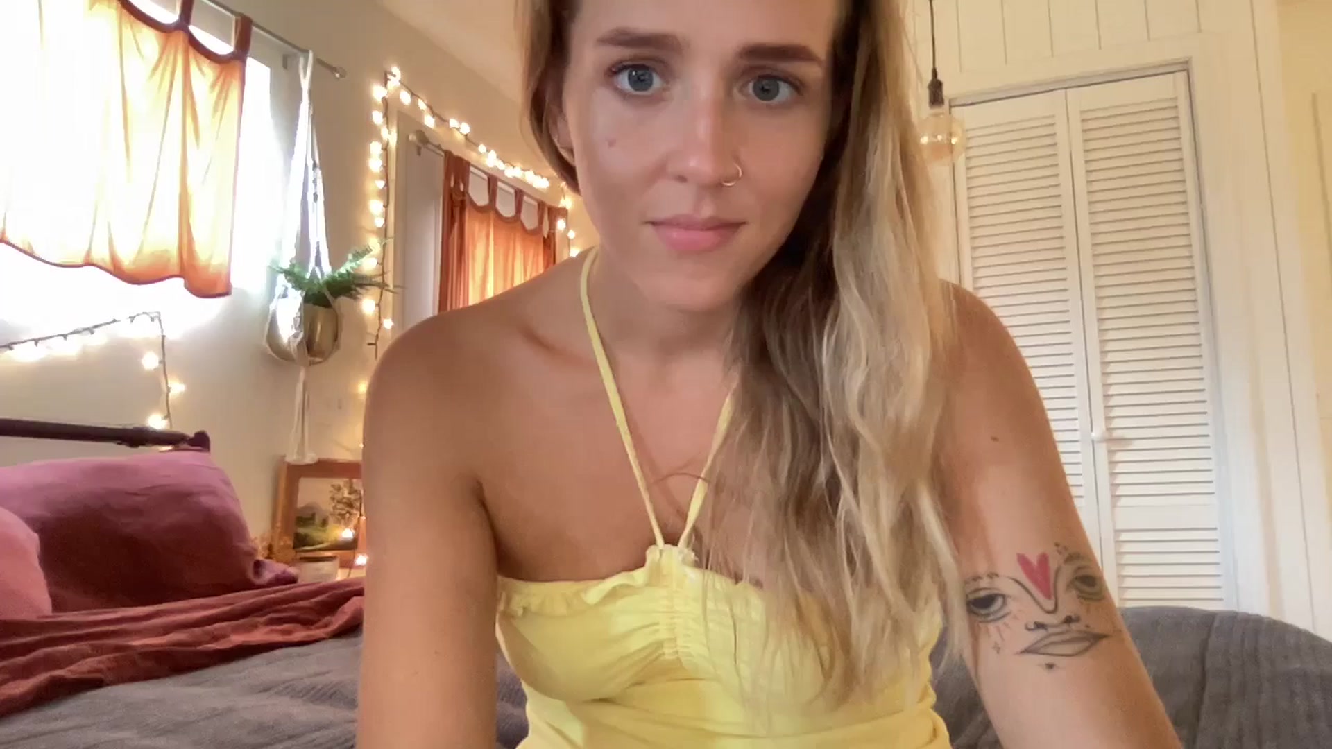 Gallery image thumbnail from PrincessElla_'s myfreecams stream on, 01/28/2025, 21:42 image 12 of 20