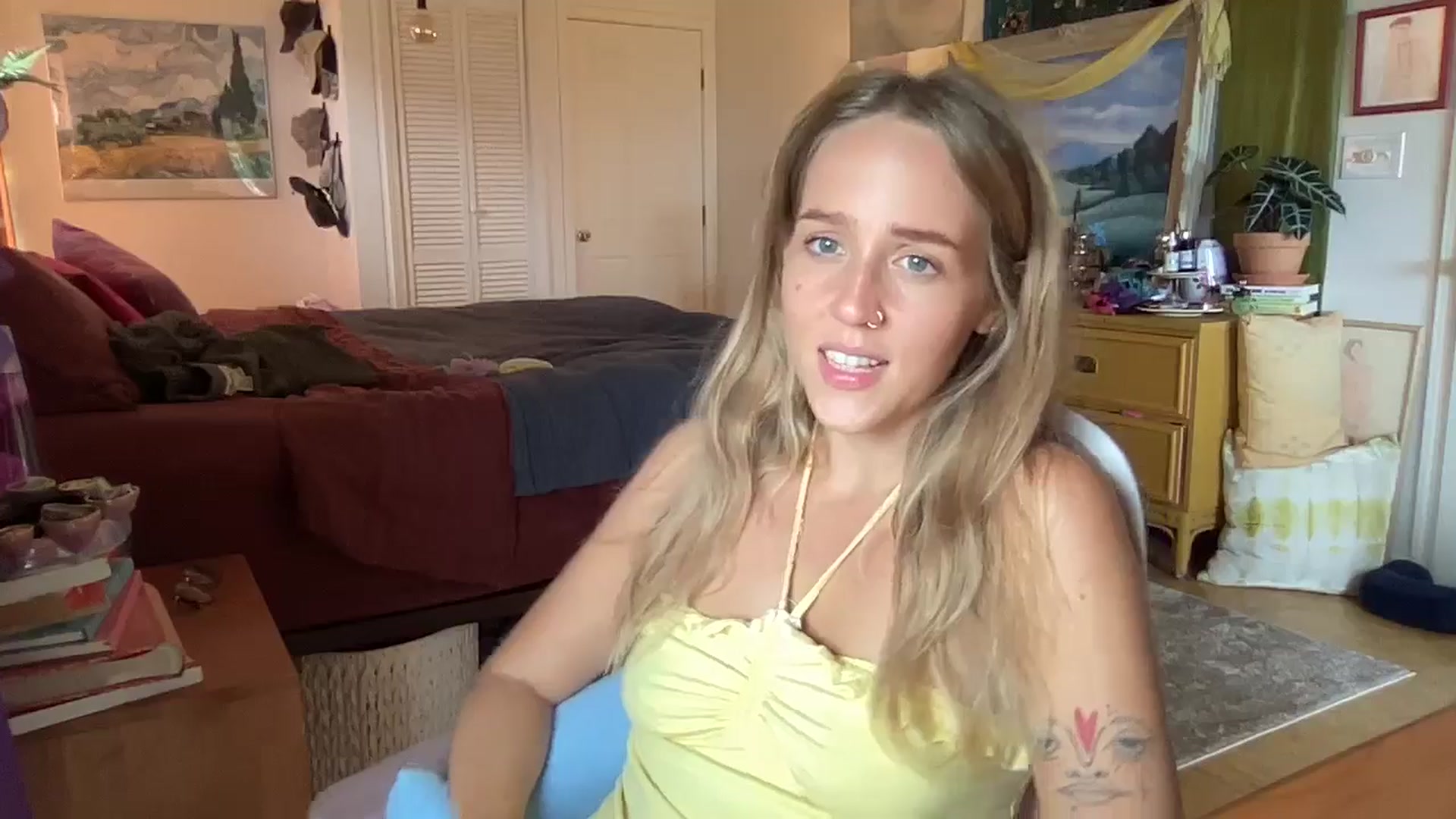 Gallery image thumbnail from PrincessElla_'s myfreecams stream on, 01/29/2025, 24:09 image 4 of 20