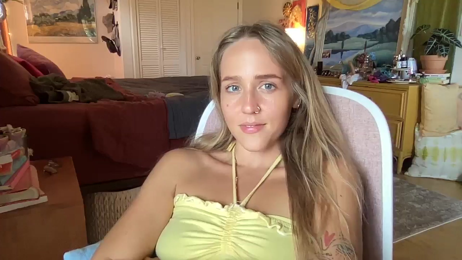 Gallery image thumbnail from PrincessElla_'s myfreecams stream on, 01/29/2025, 24:09 image 9 of 20