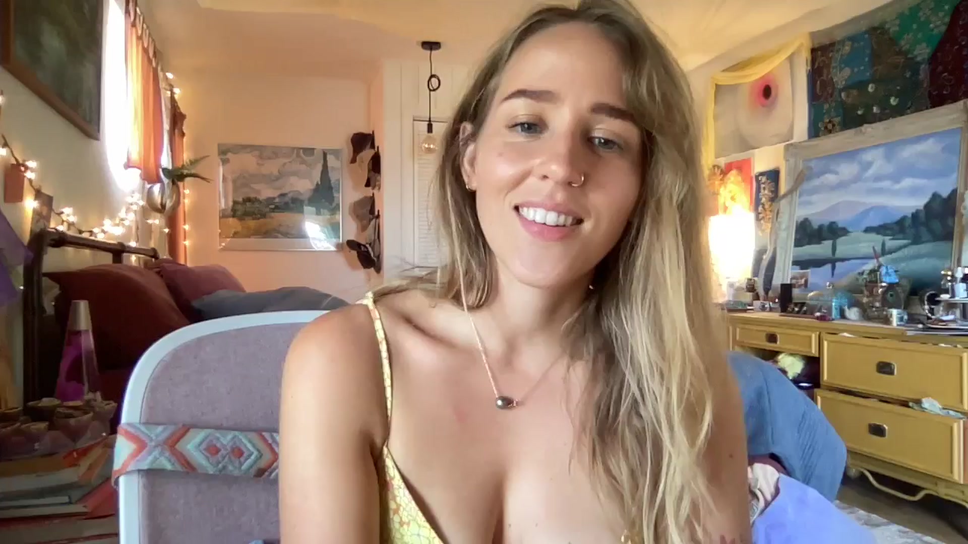 Gallery image thumbnail from PrincessElla_'s myfreecams stream on, 02/02/2025, 24:39 image 1 of 20
