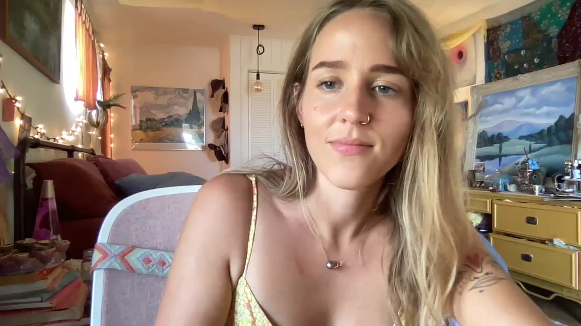 Gallery image thumbnail from PrincessElla_'s myfreecams stream on, 02/02/2025, 24:39 image 4 of 20