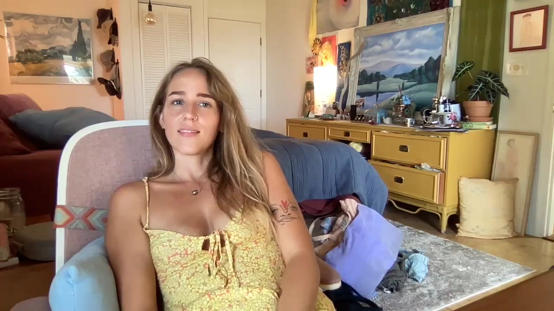 Gallery image thumbnail from PrincessElla_'s myfreecams stream on, 02/02/2025, 24:39 image 13 of 20
