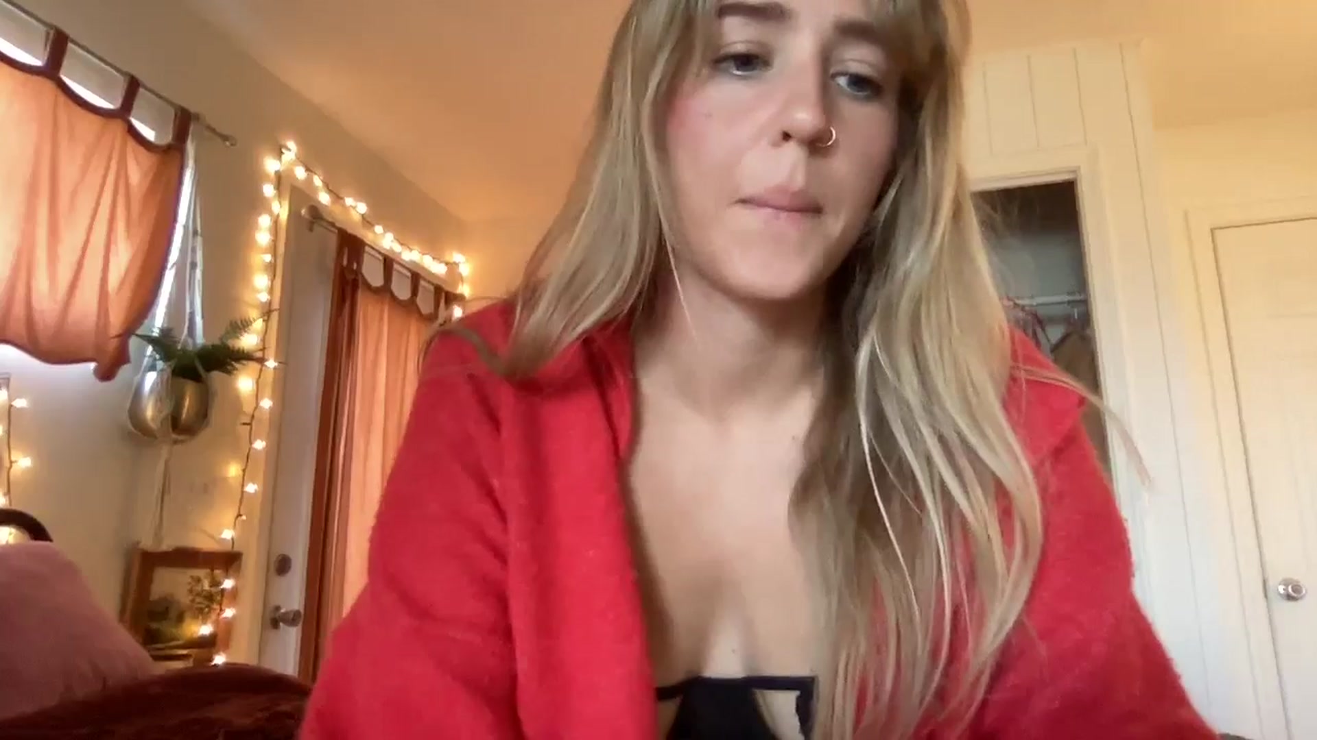 Gallery image thumbnail from PrincessElla_'s myfreecams stream on, 02/04/2025, 19:58 image 16 of 20