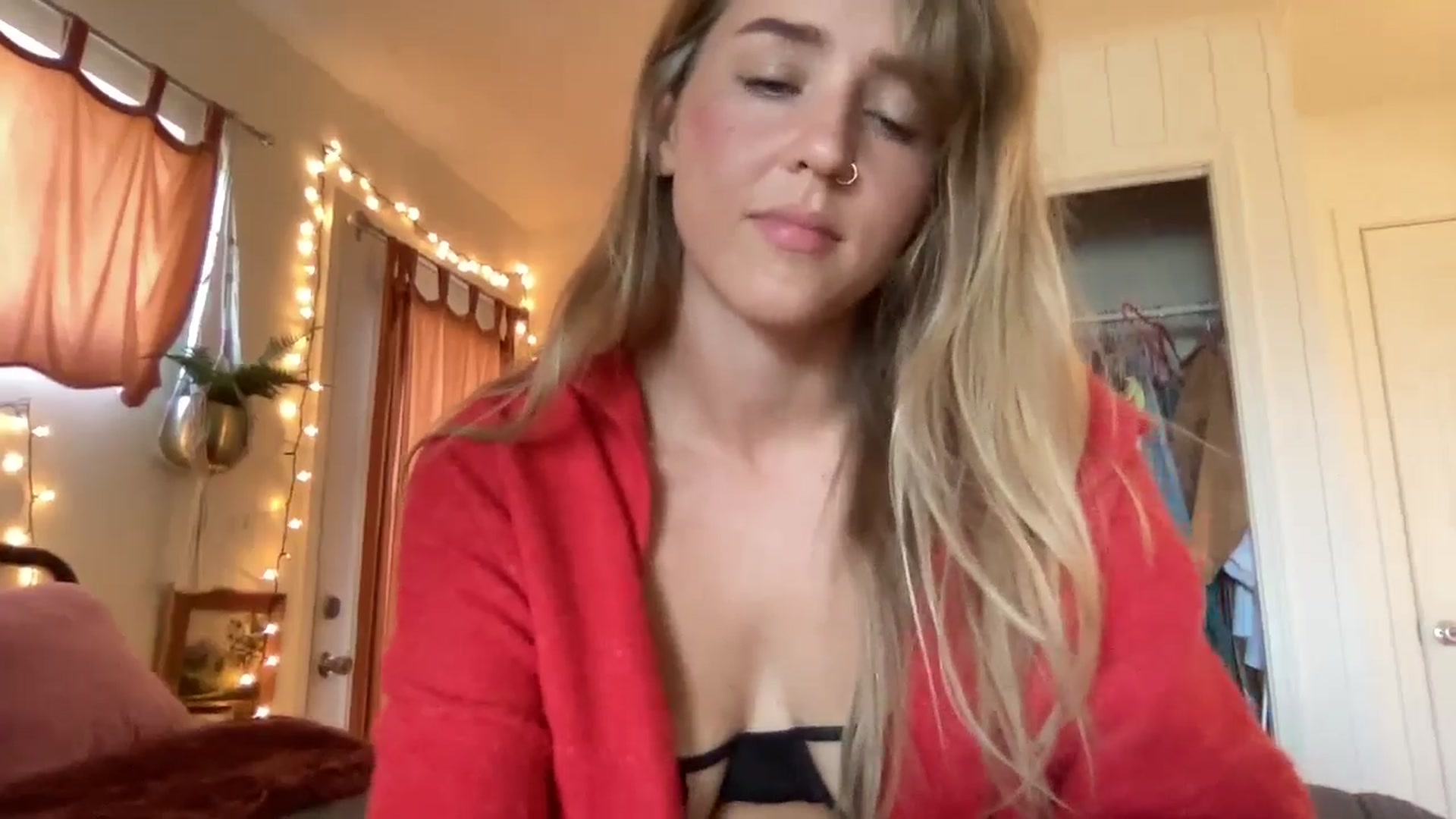 Gallery image thumbnail from PrincessElla_'s myfreecams stream on, 02/04/2025, 19:58 image 18 of 20