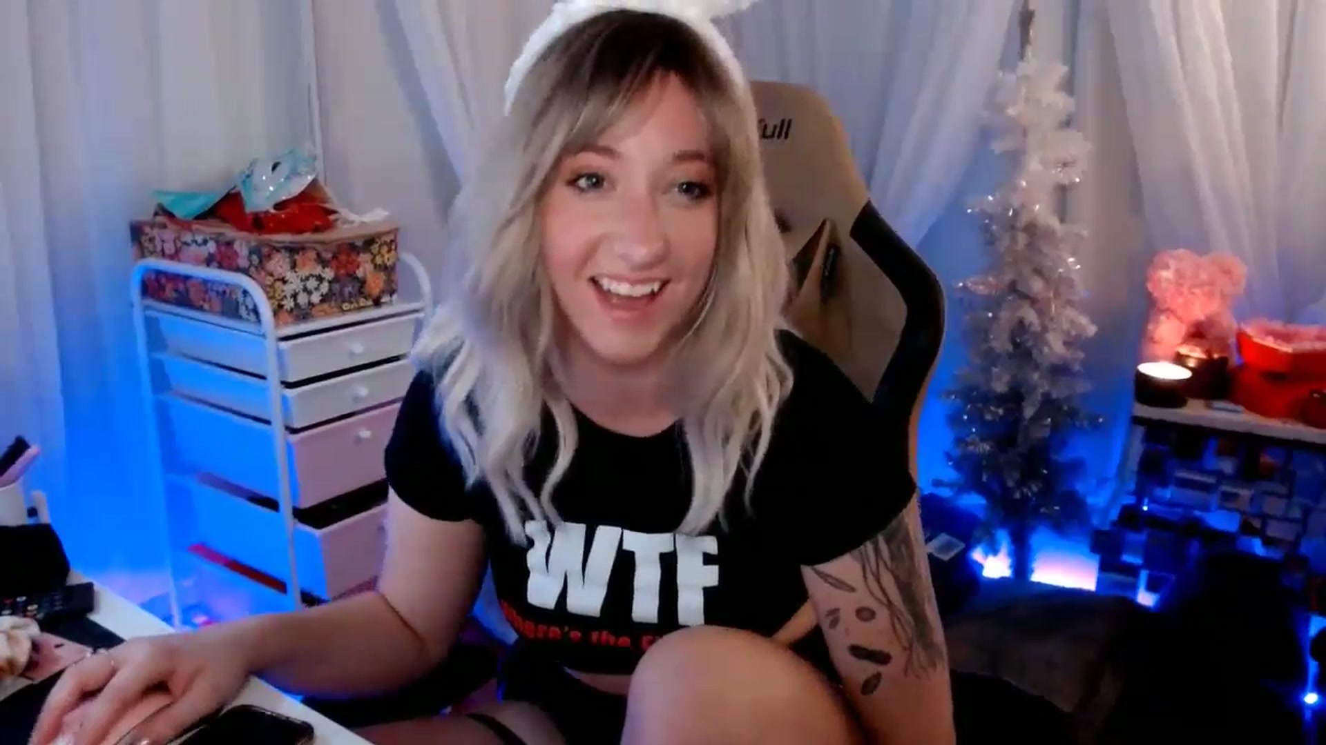 Gallery image thumbnail from PrincessH's myfreecams stream on, 05/09/2024, 05:27 image 9 of 20